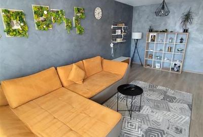 Apartament cu 2 camere decomandat în Tractorul