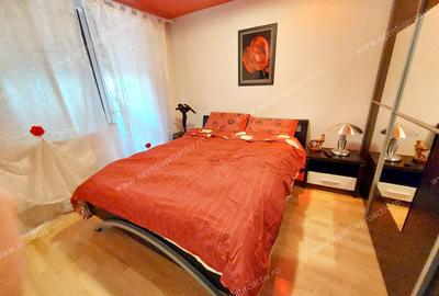 Apartament cu 3 camere semidecomandat în Micro 19