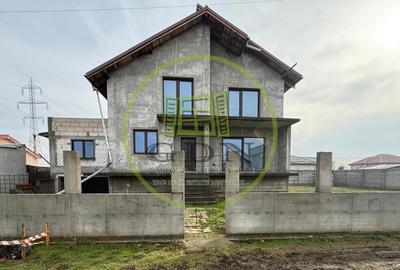 Casă individuală cu 5 camere în Preajba