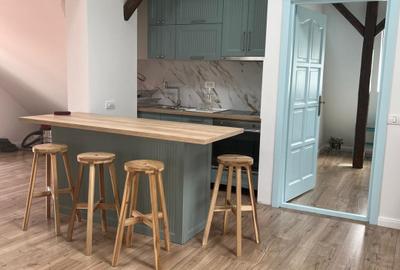 Duplex cu 6 camere în Orașul Vechi