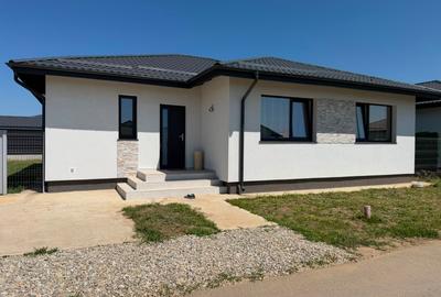 Casa idnividuala, mobilata si utilata, prima inchiriere - 12
