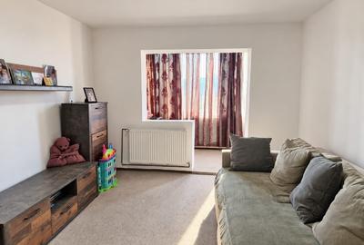 Apartament cu 3 camere decomandat, mobilat în Central