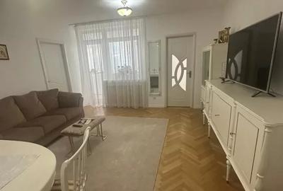 Apartament cu 3 camere semidecomandat, mobilat în Cișmigiu