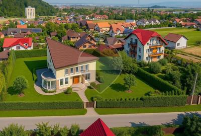 Casă individuală cu 10 camere în Bunloc