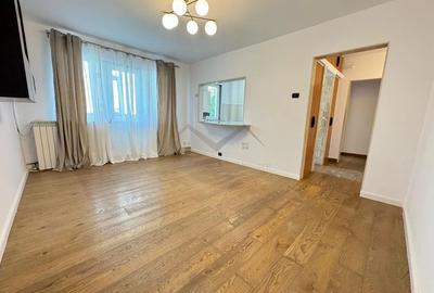 Apartament cu 4 camere semidecomandat în Mircea cel Bătrân