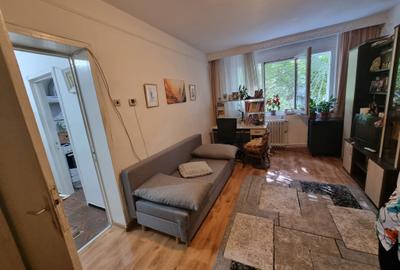 Apartament cu 2 camere semidecomandat în Tătărași