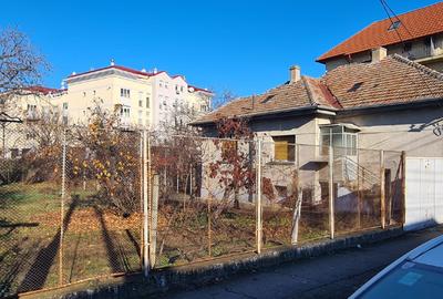 Casă individuală cu 3 camere în Spitalul Județean
