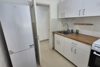3 camere renovat, mobilat , balcon, str.Londra, loc parcare inclus - 4