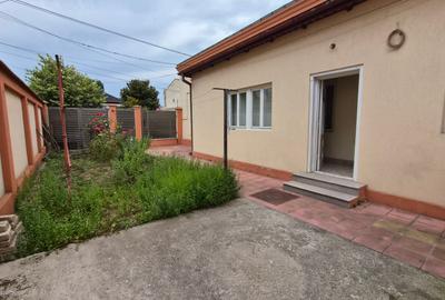 Casă individuală cu 3 camere în Central