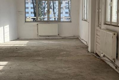 Spațiu comercial, de 464.00 mp, în Craiovița Nouă