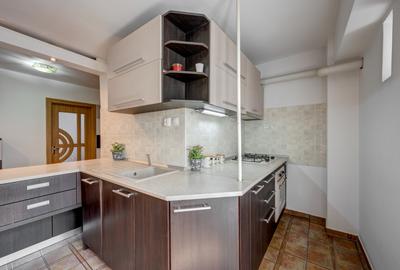 Apartament 3 camere adiacent Decebal, decomandat, 2 bai, loc de parcare - 3