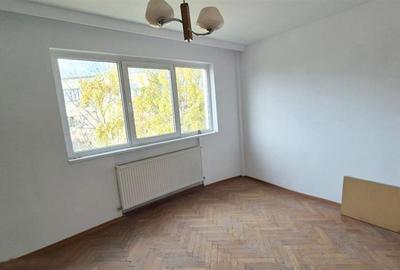 Apartament  3 camere etaj intermediar zona Astra - 4