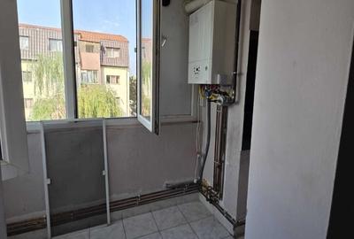 Apartament cu 3 camere decomandat în Aradului