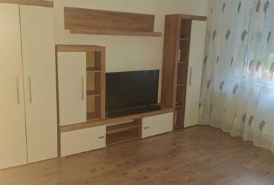 Apartament cu 2 camere decomandat în Lacul Tei