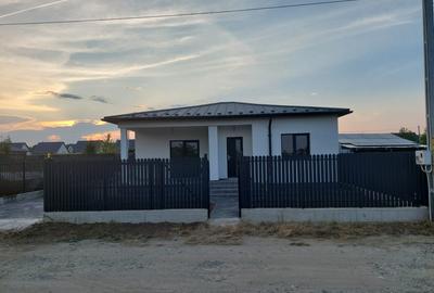 Casă individuală cu 3 camere în Hemeiuș
