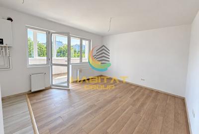 Apartament cu 3 camere semidecomandat în Apărătorii Patriei
