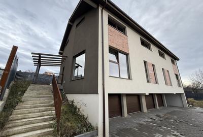 EXCLUSIVITATE !! COM 0% !! De vânzare duplex 4 cam 160 mpu D+P+E str Oasului - 2