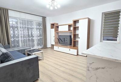 Apartament cu 2 camere decomandat în Tractorul