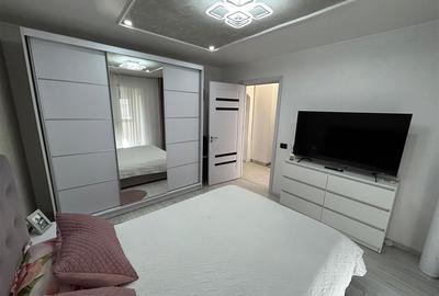 Apartament cu 3 camere  de vanzare, zona Comisia Centrala - 4