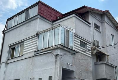 Calarasilor- Piata Muncii, vila 8 camere singur curte si teren 197 mp, - 1
