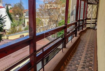 Apartament cu 2 camere semidecomandat, mobilat în Moșilor