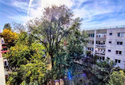 Apartament cu 3 camere decomandat, mobilat în Ozana