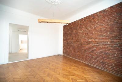 Apartament ultracentral cu 3 camere pe Strada Primariei - 12