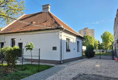 Casă cu două apartamente independente si teren generos. - 2