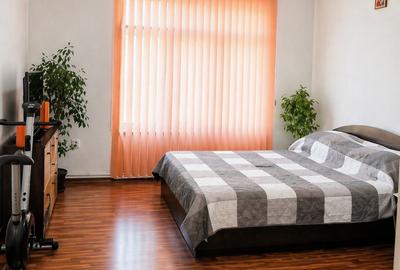 Apartament cu 2 camere decomandat, mobilat în 13 Decembrie