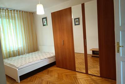 Apartament cu 3 camere semidecomandat, mobilat în Floreasca