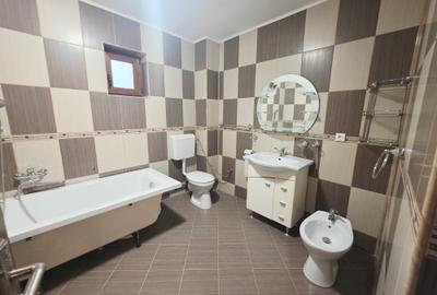 Vand casa singur in curte cu garaj, pod si foisor Sanpetru-Bod - 12