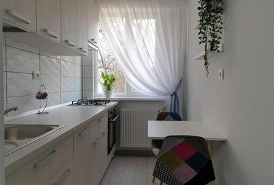 Inchiriez garsoniera spatioasa Bucuresti, mobilata si utilata modern - 9