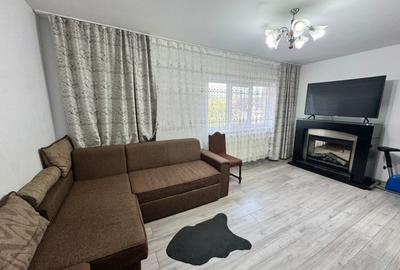 Apartament cu 2 camere decomandat, mobilat în Republicii