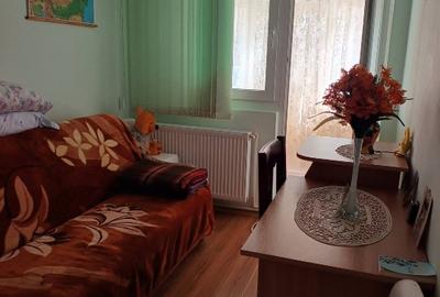 Apartament cu 2 camere semidecomandat, mobilat în Central
