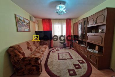 Apartament cu 3 camere semidecomandat, mobilat în Craiovița Nouă