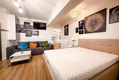 Studio de vanzare, supr 34mp, zona Podul de Fier - Complex Roua - 1