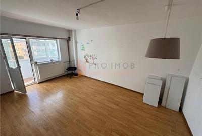 Apartament cu 3 camere decomandat în Unirii Sud