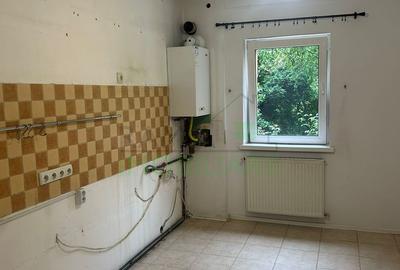 Apartament 3 camere decomandat cu 2 băi, beci și loc de parcare - 1
