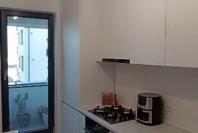 Apartament cu 3 camere decomandat, mobilat în Central