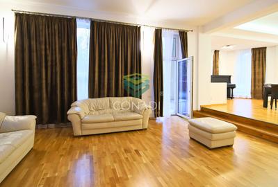 Iancu Nicolae - Vila de vanzare cu 5 camere,  500 mp - 1