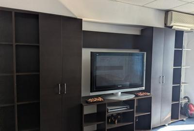 Apartament cu 4 camere decomandat în Mihai Bravu