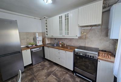 Apartament 3 camere decomandat | Centrală proprie | 2 băi | Drumul Sării - 21