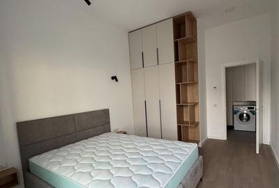 Apartament cu 2 camere semidecomandat, mobilat în Timpuri Noi
