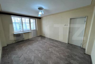 Apartament cu 3 camere decomandat în Debarcader