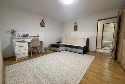 Apartament cu 2 camere semidecomandat, mobilat în Micro 5