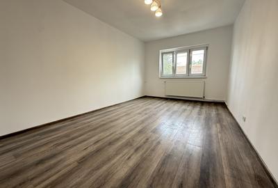 Apartament cu 3 camere decomandat, mobilat în Lipovei