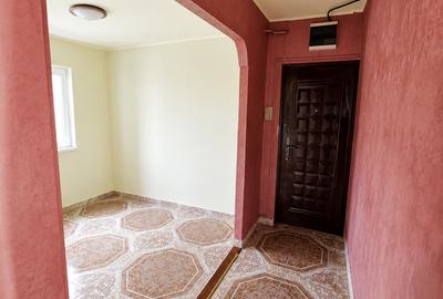 Apartament cu 4 camere decomandat în Mărăței