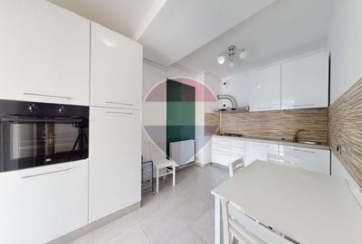 Apartament cu 2 camere decomandat în Tractorul