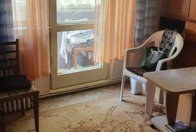 Apartament cu 3 camere decomandat, mobilat în Grigorescu