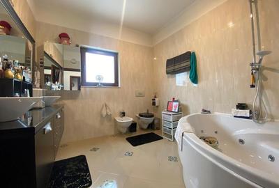 Refugiu elegant cu piscină privată în inima Iancu Nicolae - 31